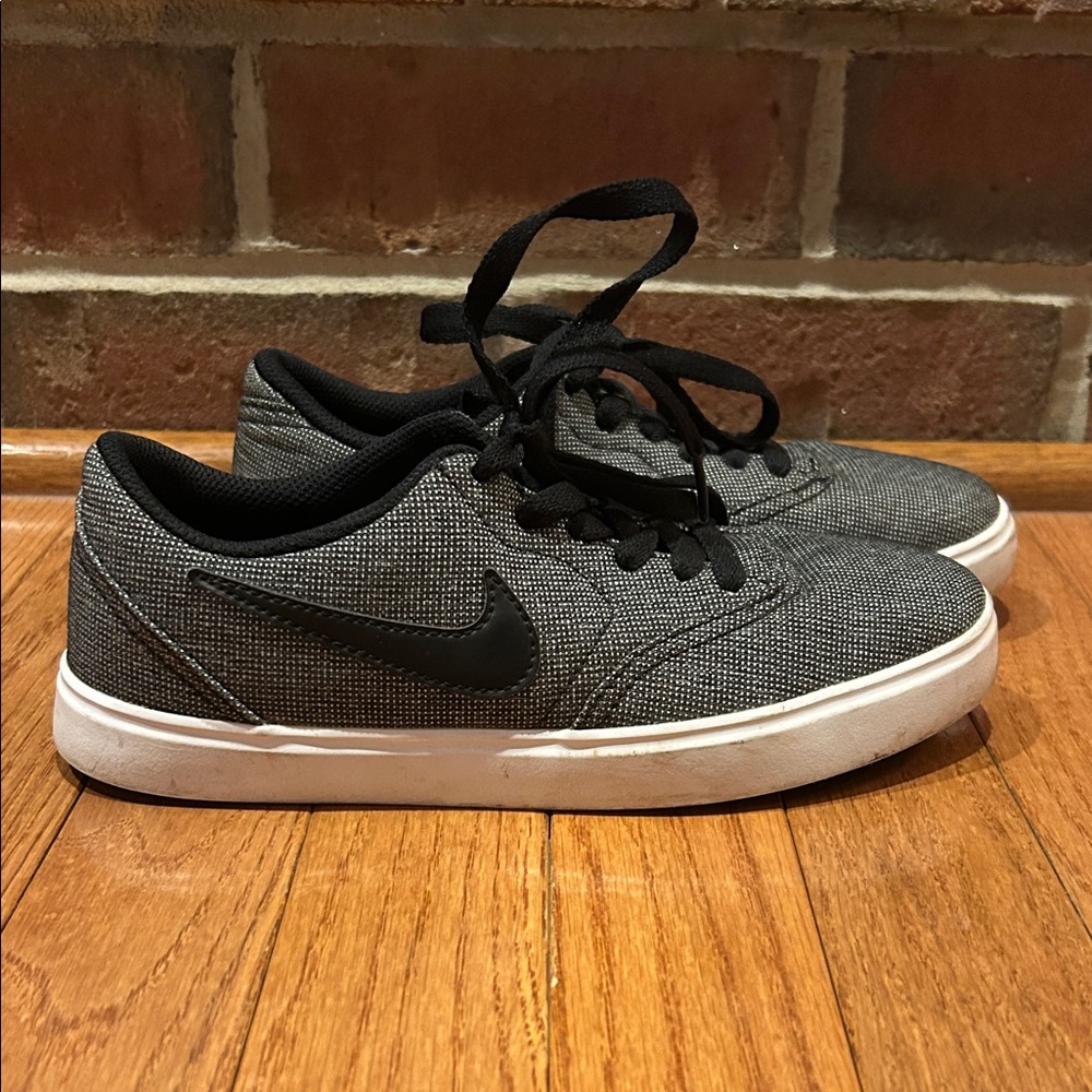 Nike Charcoal and Black Casual Shoes